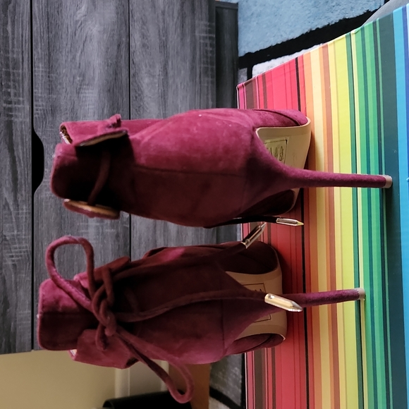 Burgundy Bootie Heel - Picture 2 of 2